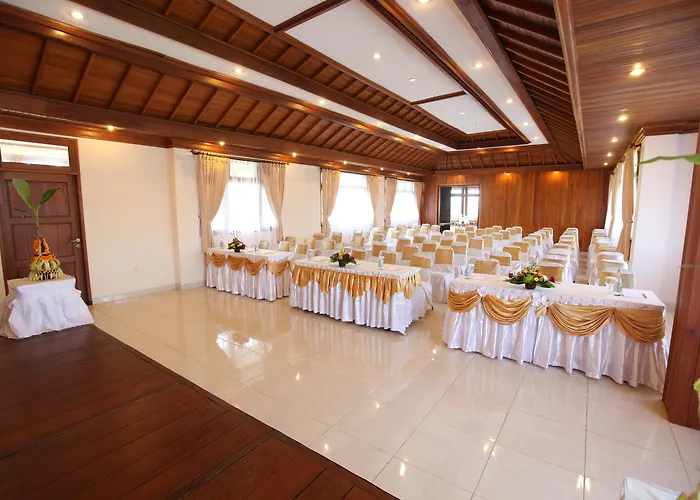 Hotel Bhuwana And Farm 4*