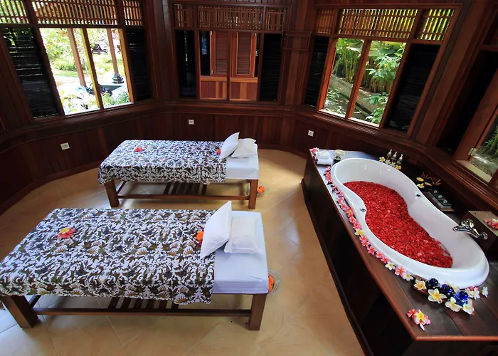 Bhuwana And Farm Hotel 4*